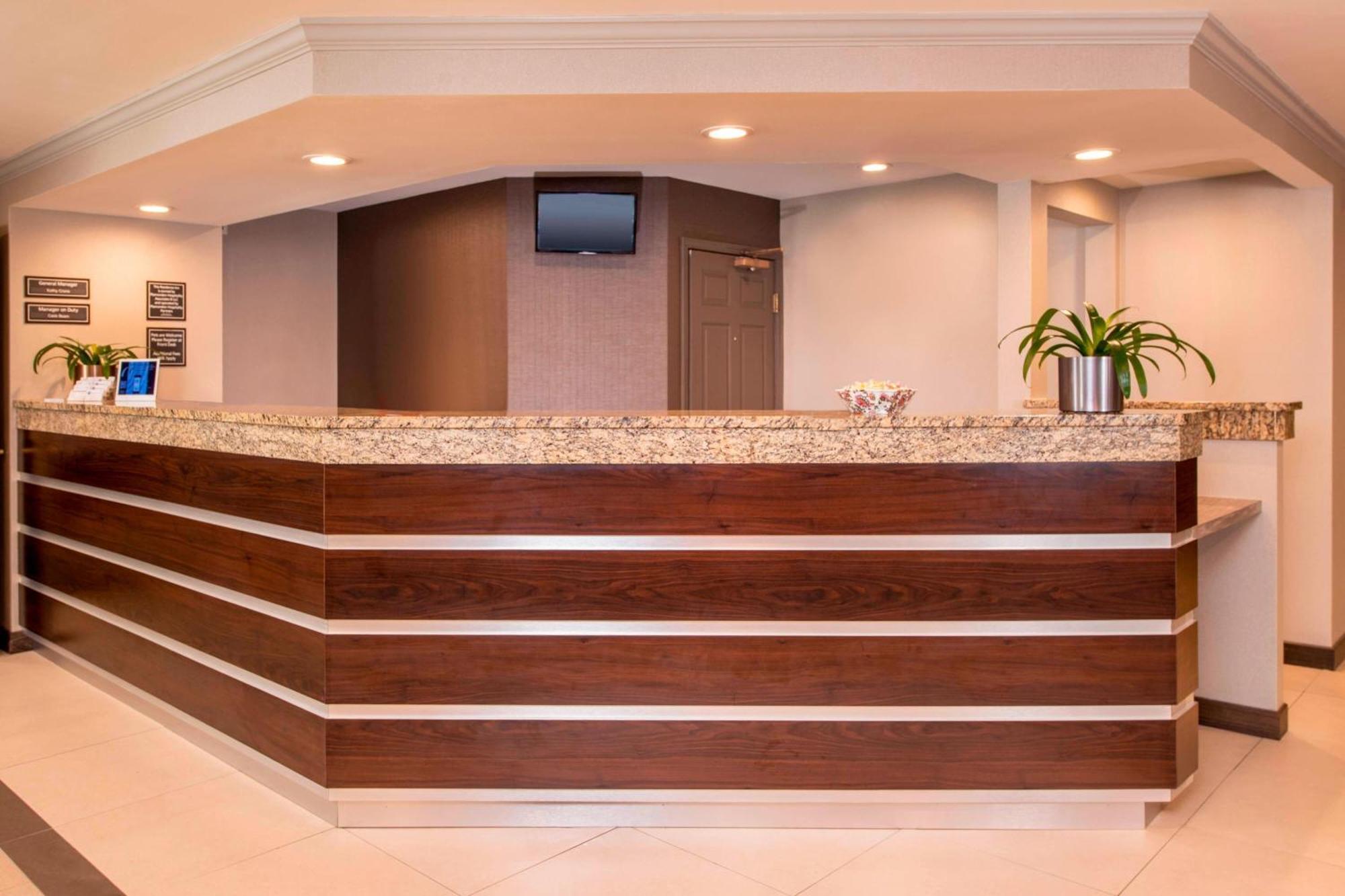 Residence Inn Фредерик Экстерьер фото