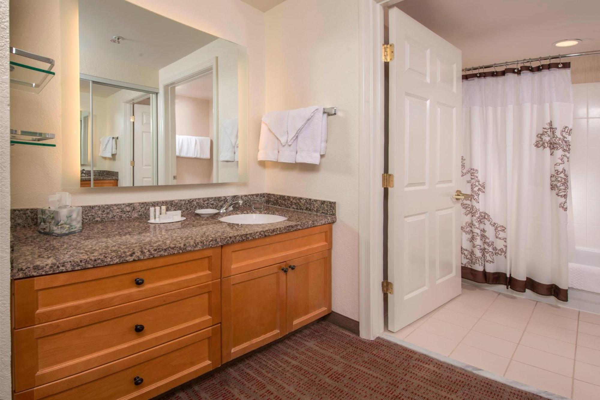 Residence Inn Фредерик Экстерьер фото