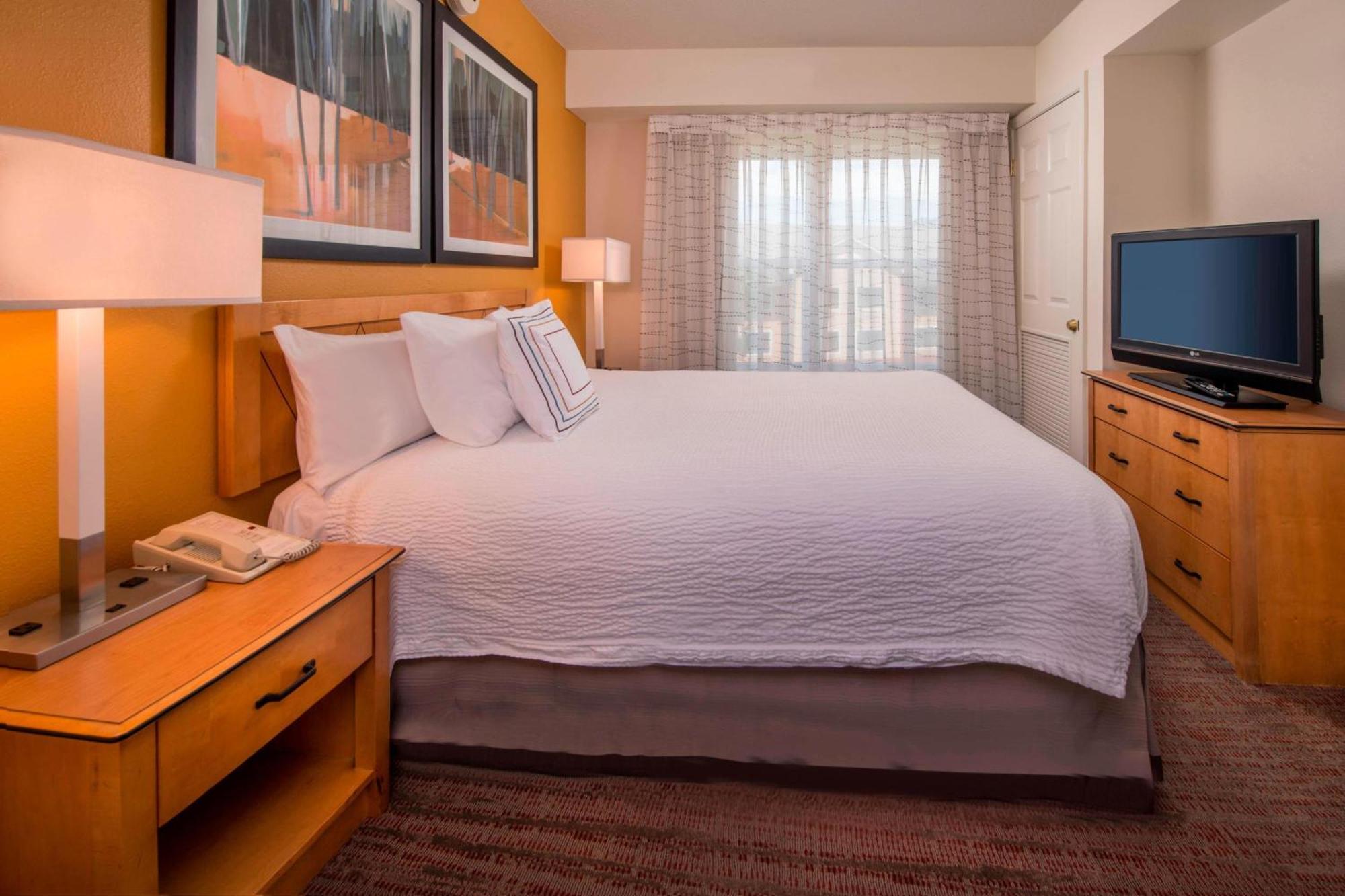 Residence Inn Фредерик Экстерьер фото