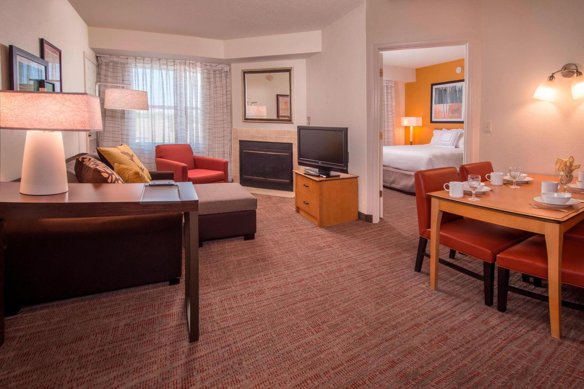 Residence Inn Фредерик Экстерьер фото