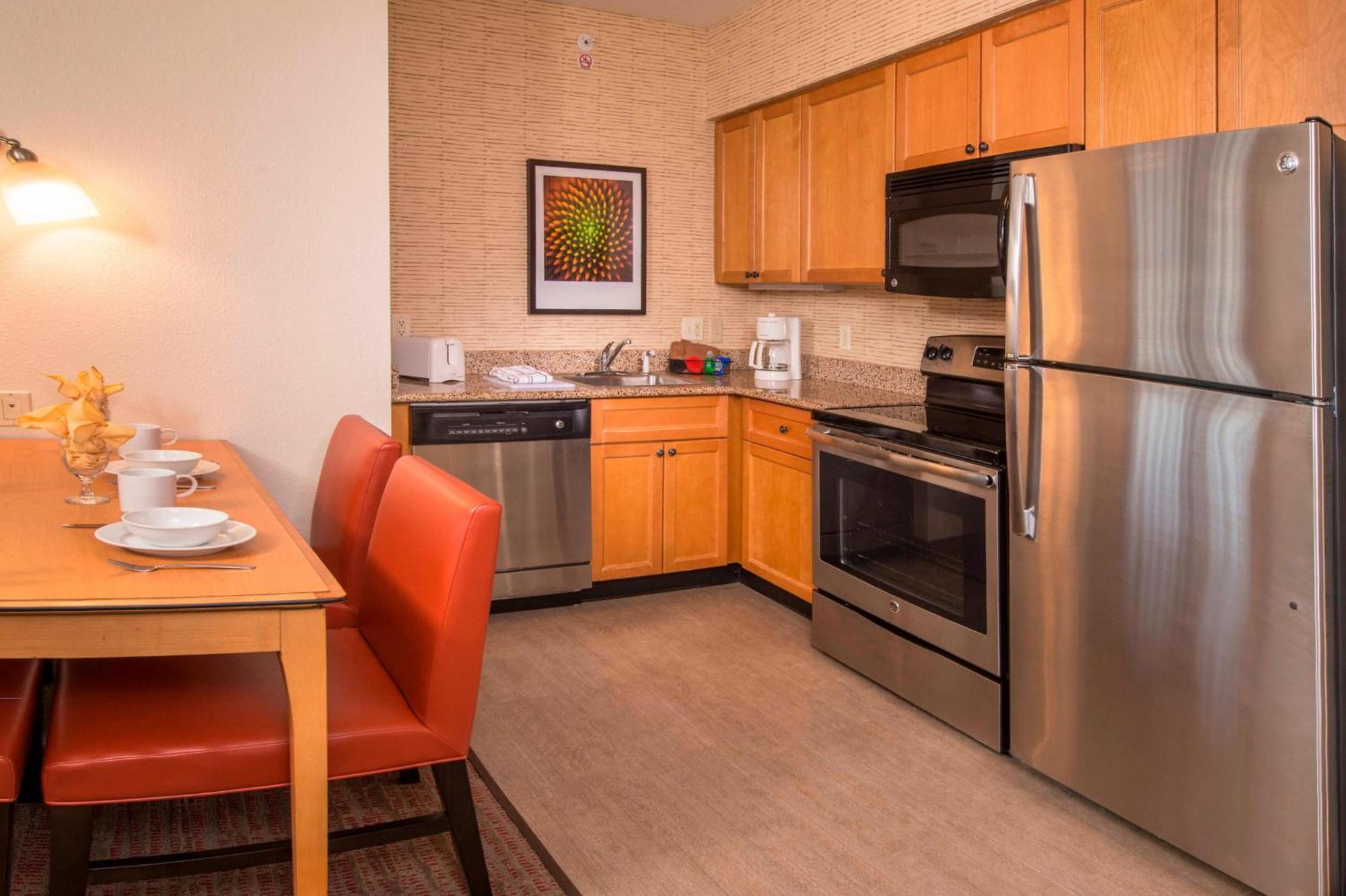 Residence Inn Фредерик Экстерьер фото