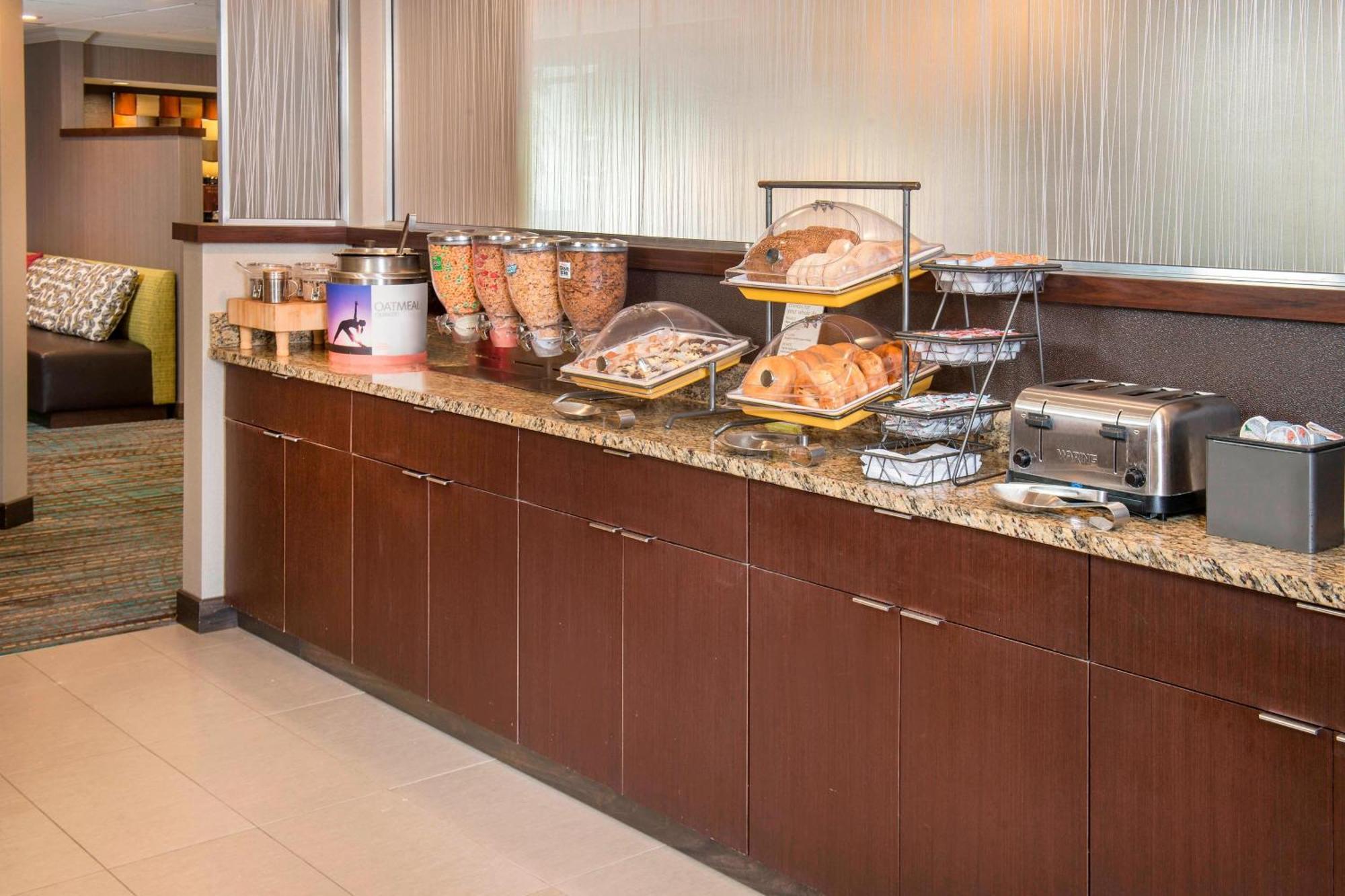 Residence Inn Фредерик Экстерьер фото